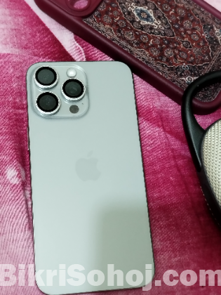 Apple i phone 15 pro max